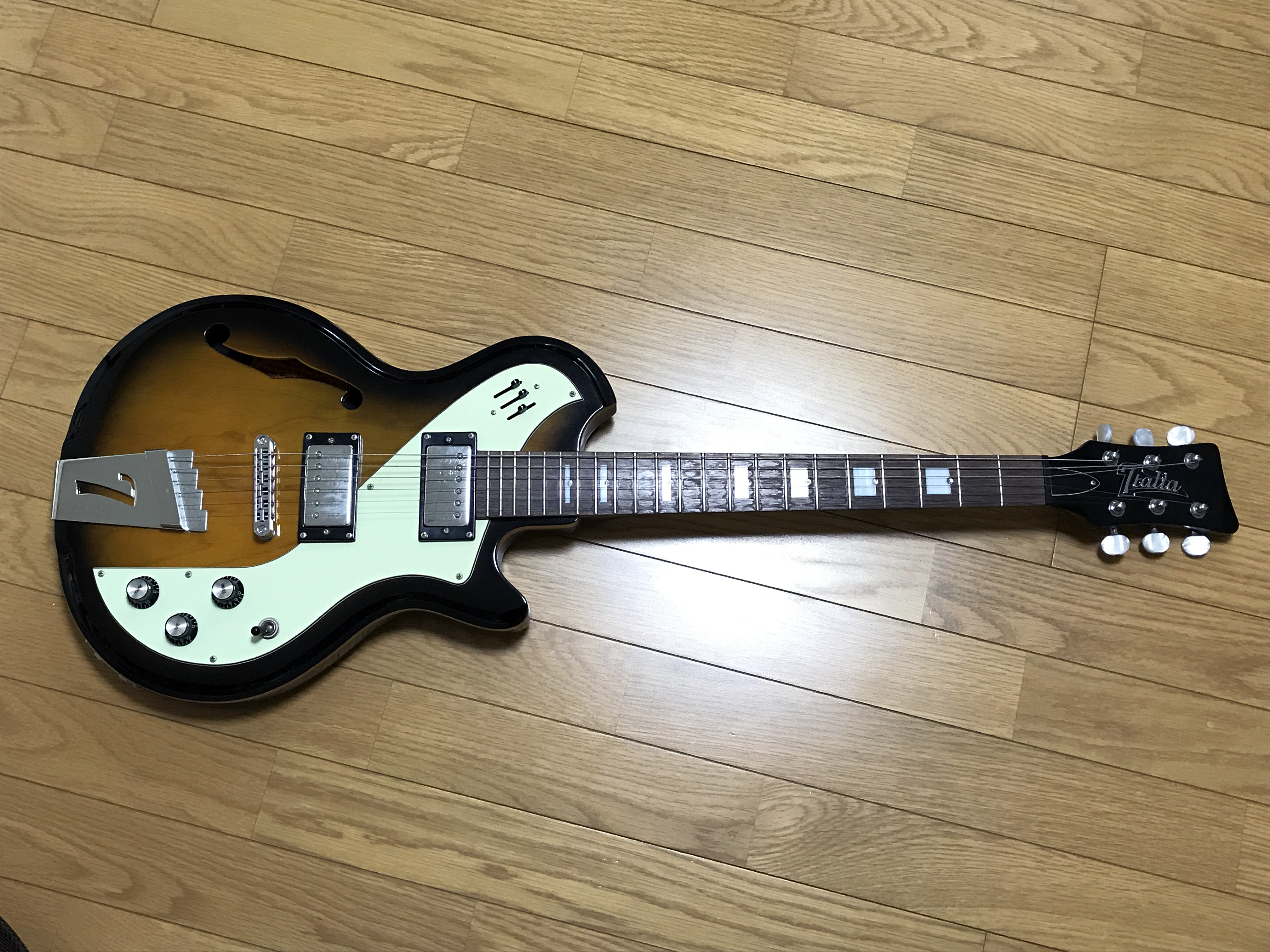 Italia Guitars Mondial Classic イタリアギター-